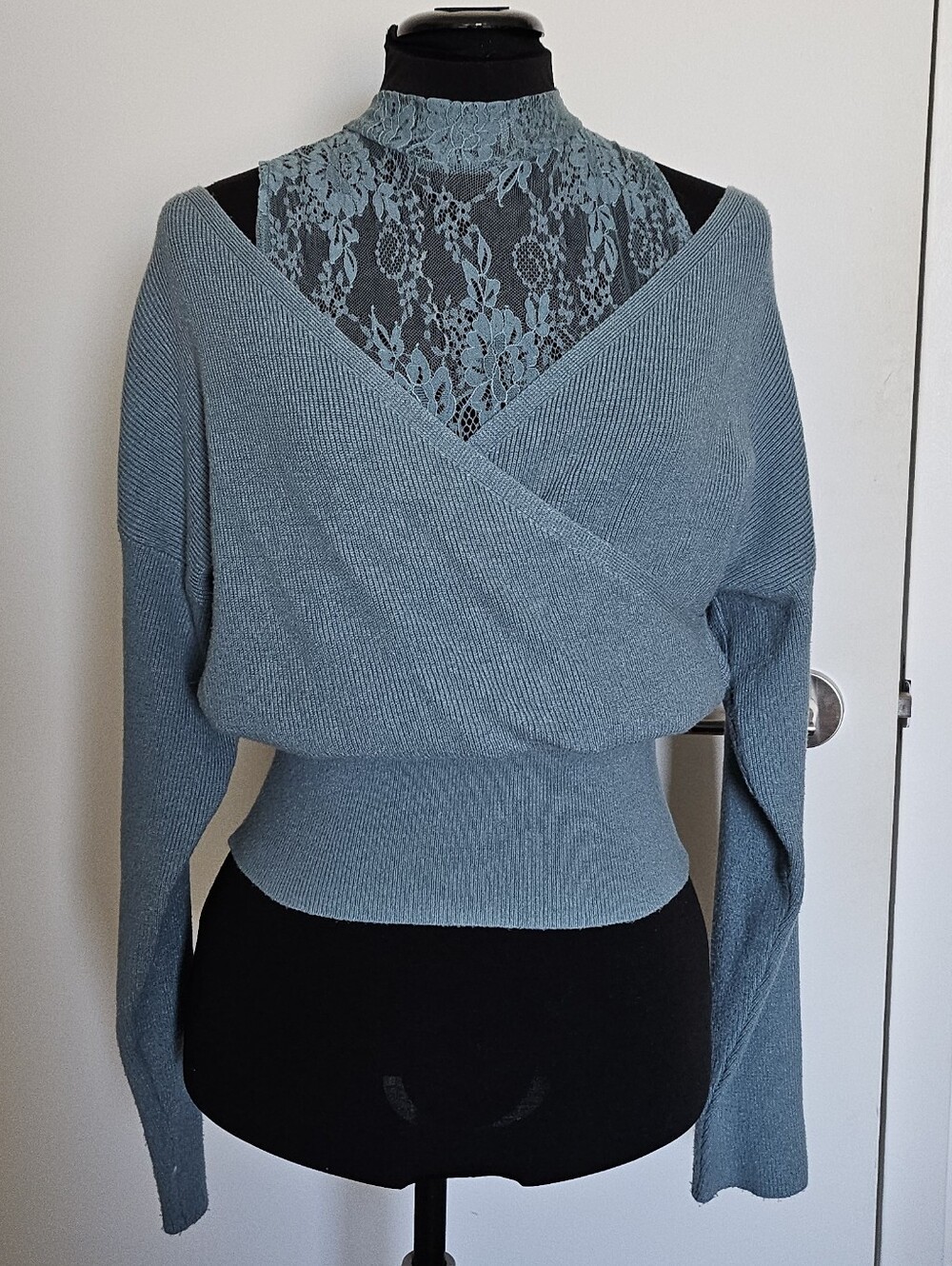 Murua Gyaru Stormy Blue Layered Lace And Wrap Knit Crop Top